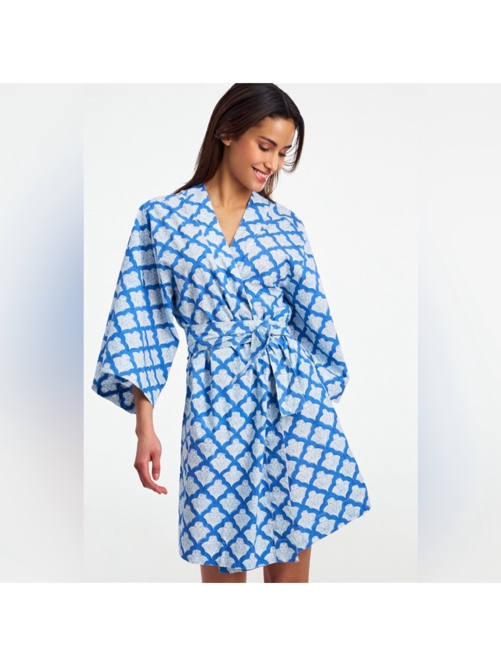 Roller Rabbit Blue and White Patterned Cotton Kimono Robe